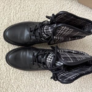 b.o.c. Black Plaid Lace-Up Boots Sz 7M BRAND NEW in BOX